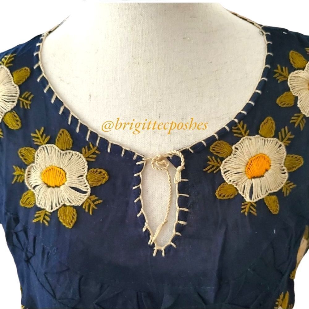 HANDMADE Traditional Embroidered Mexican Blouse - Picture 7 of 12